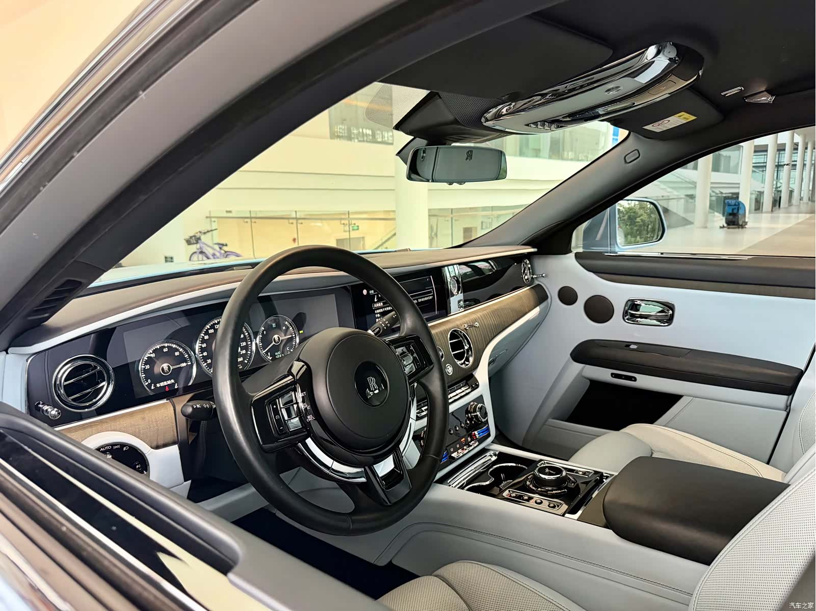 Rolls-Royce Ghost, 2021 7