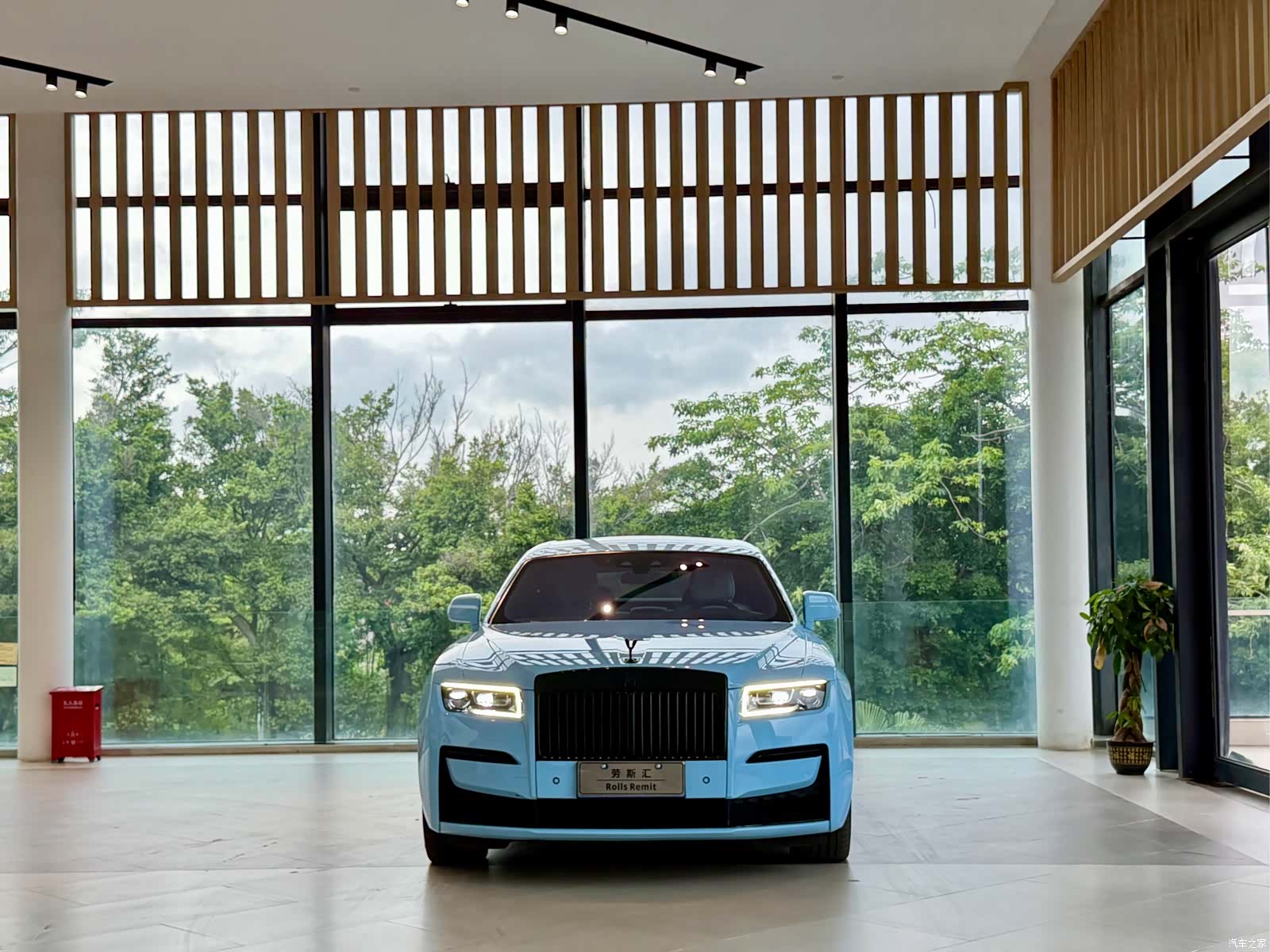 Rolls-Royce Ghost, 2021 2