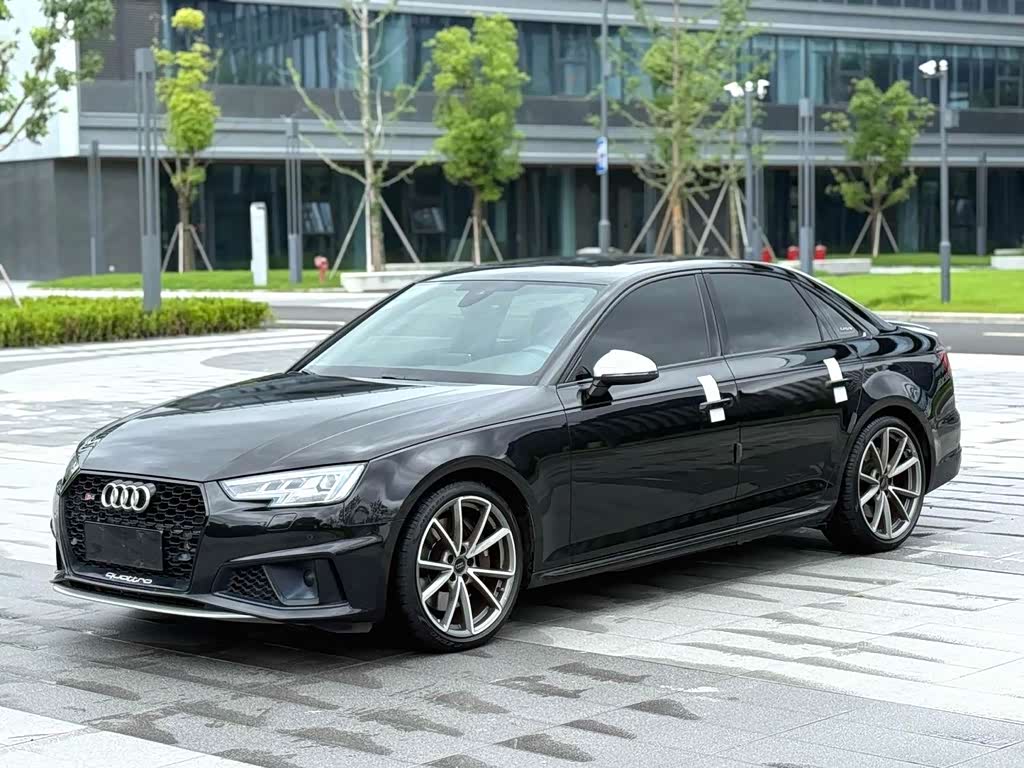 Audi S4
