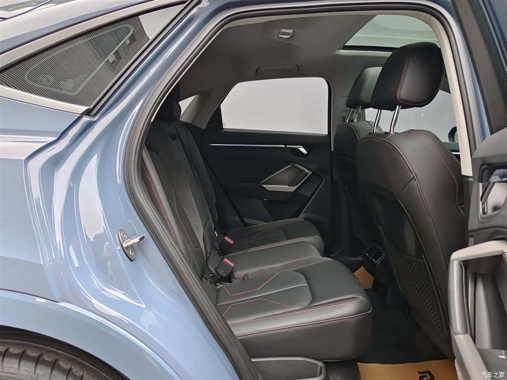 Audi Q3, 2022 12
