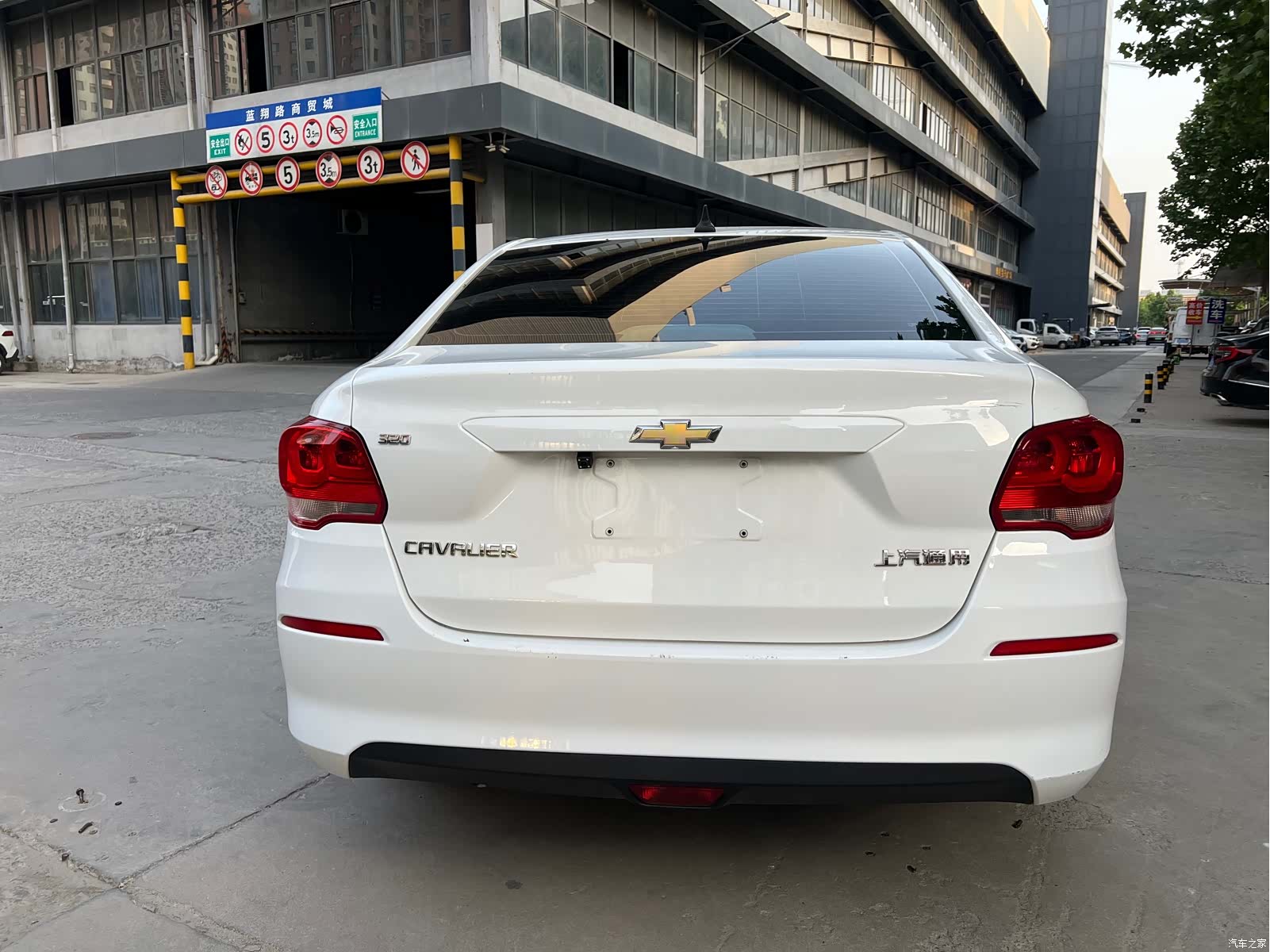 Chevrolet 320, 2019 все фото