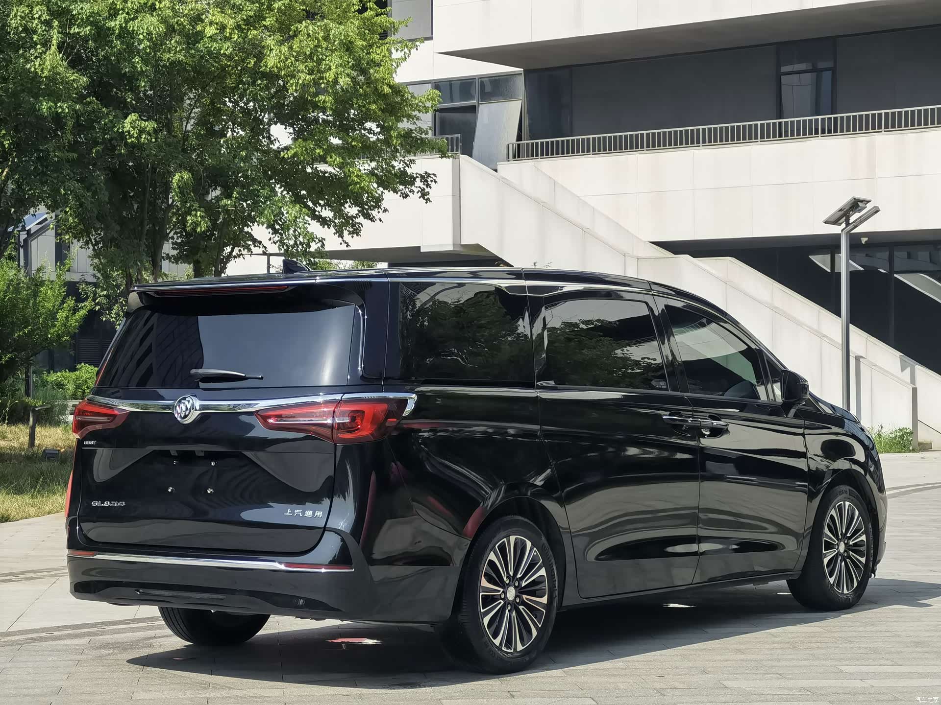 Buick GL8, 2022 4