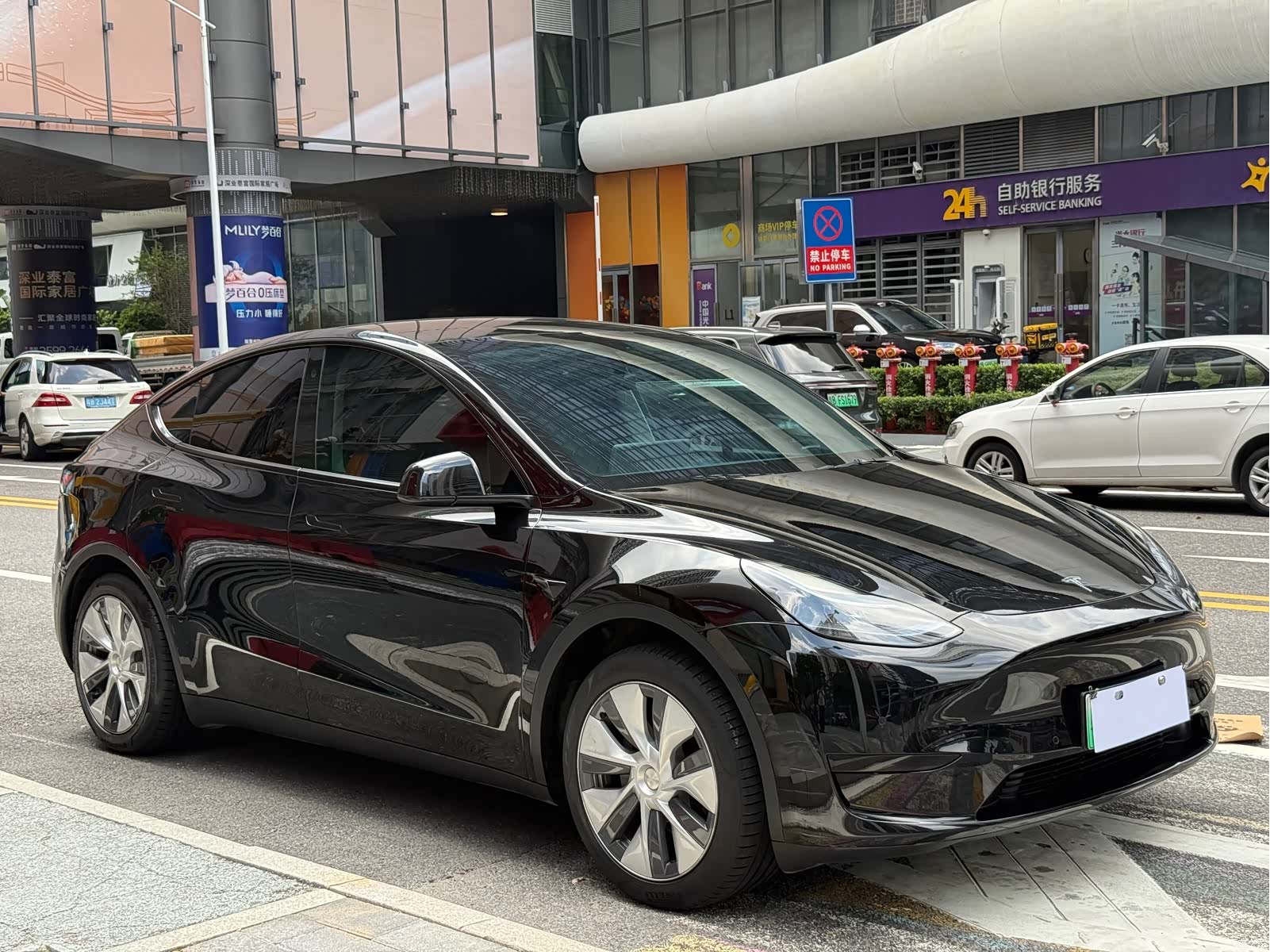 Tesla Model Y, 2022 3