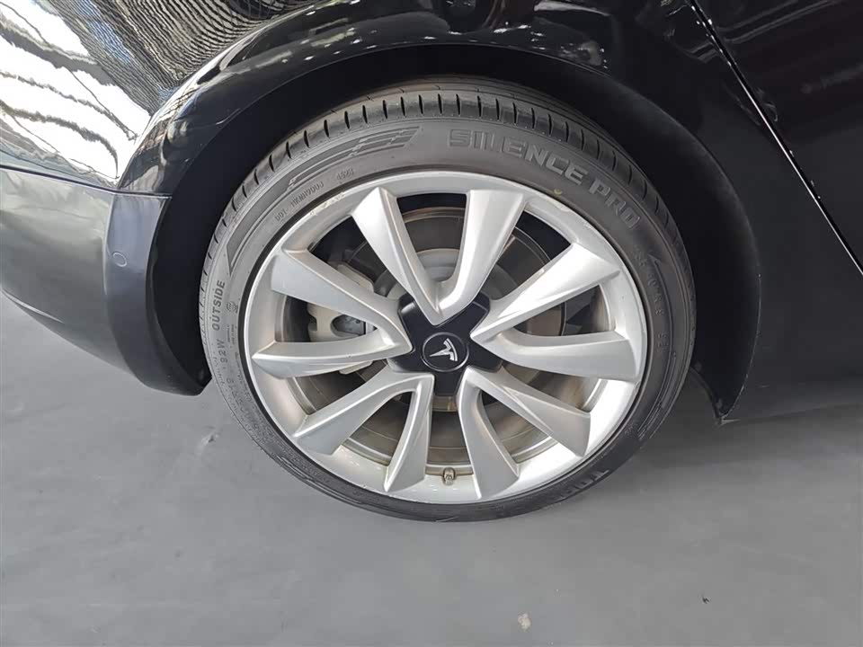 Tesla Model 3 Tesla Model 3