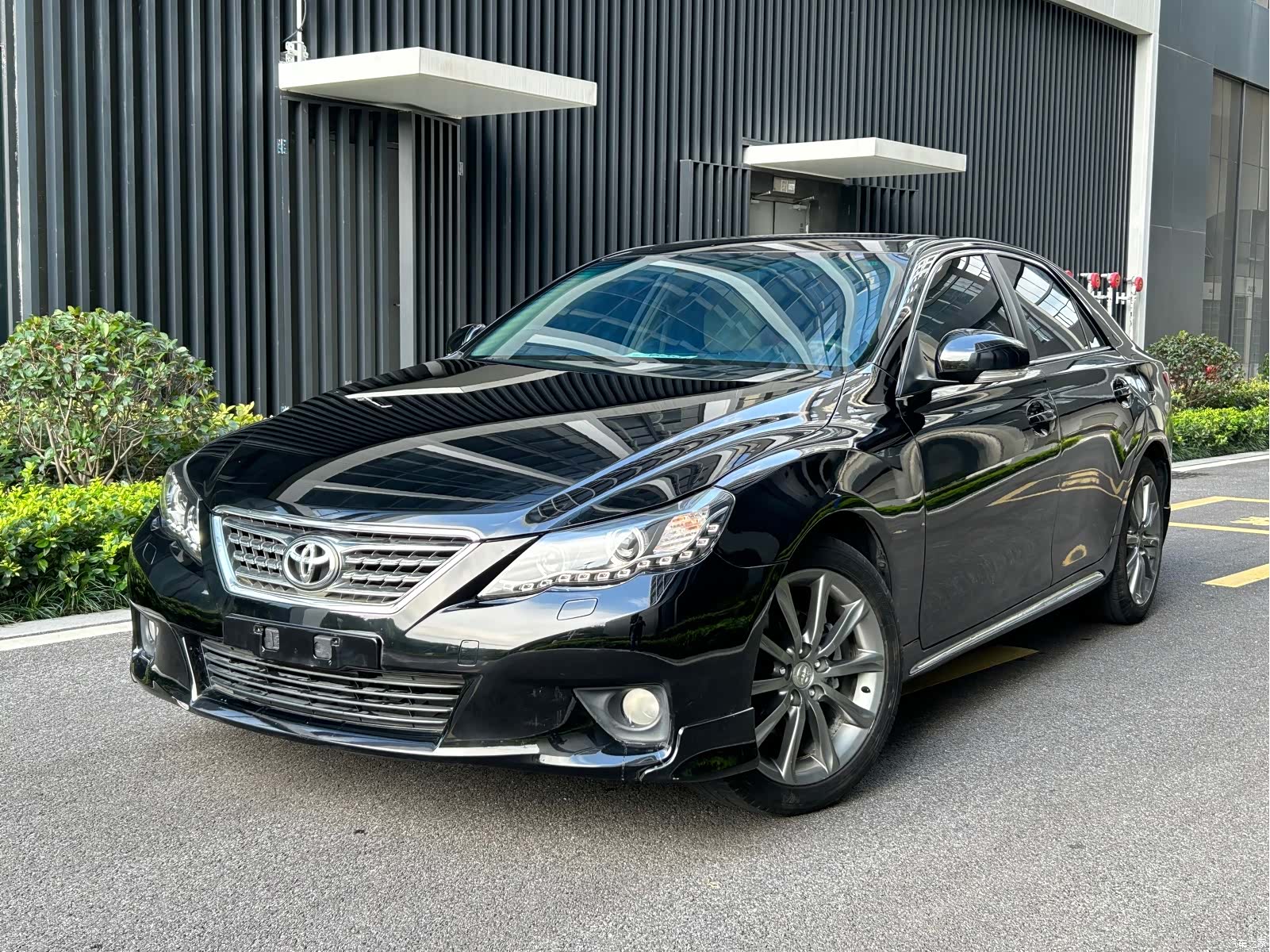 Toyota 2.5V, 2013 1