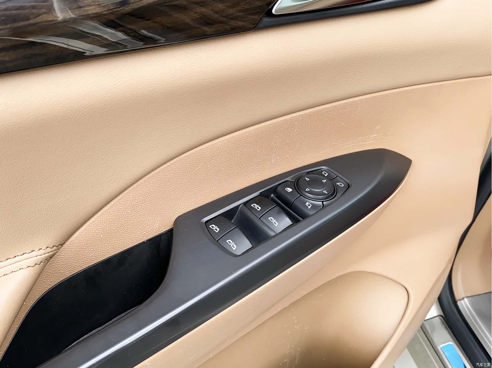 Buick GL8, 2018 13