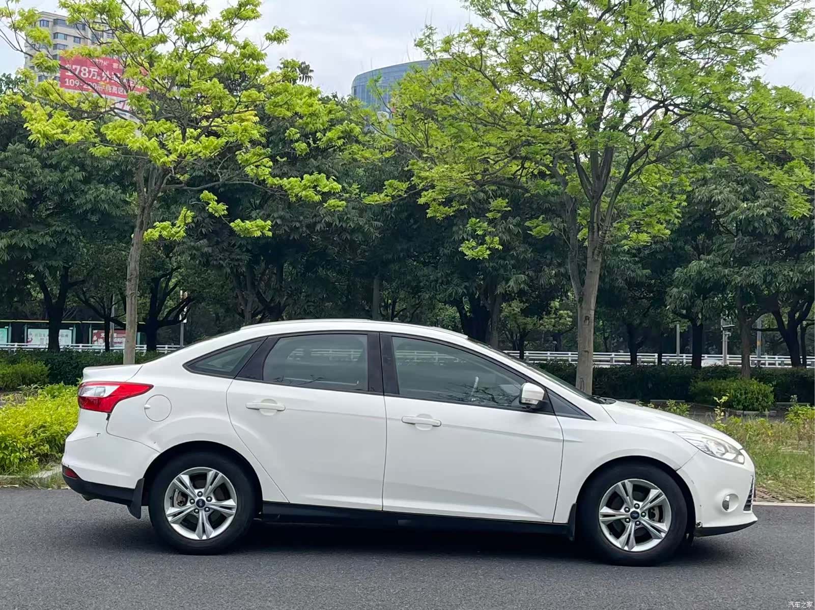Ford Focus, 2012 10