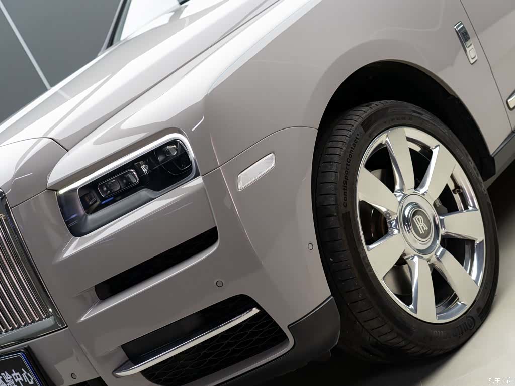 Rolls-Royce Cullinan, 2021 3