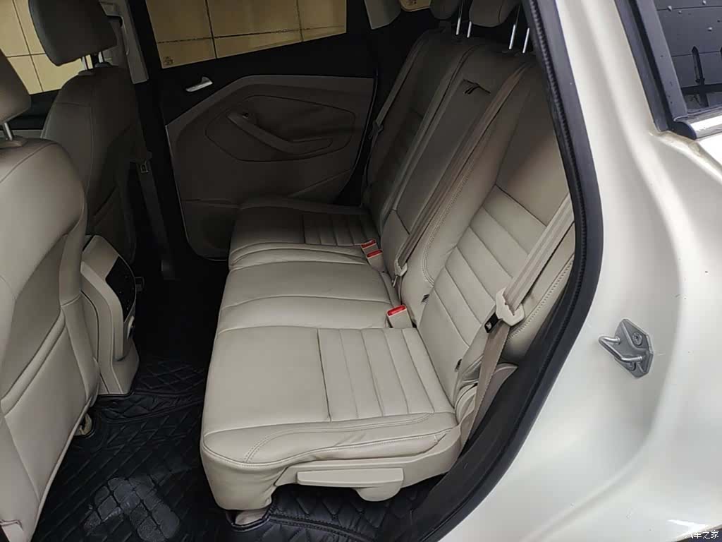 Ford Kuga, 2014 17