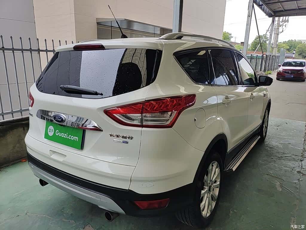 Ford Kuga, 2014 7