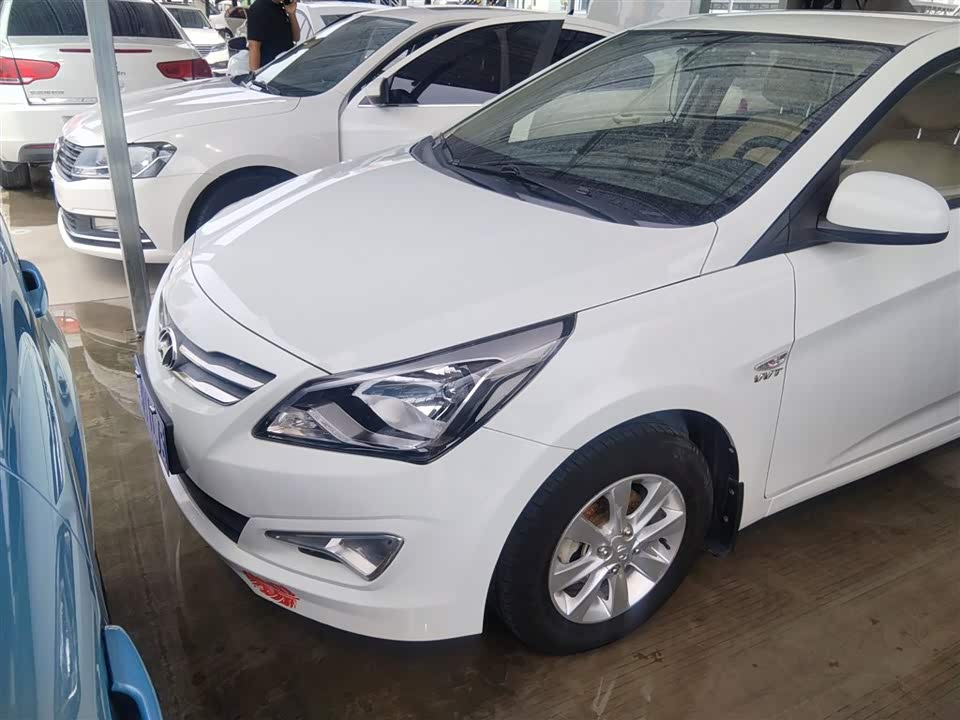 Hyundai Rena