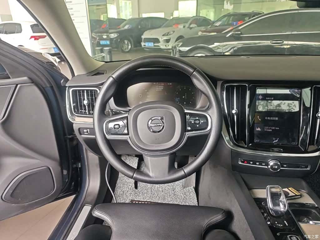Volvo S60, 2022 11