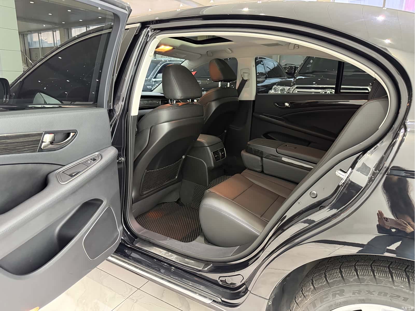 Hongqi H7, 2018 7