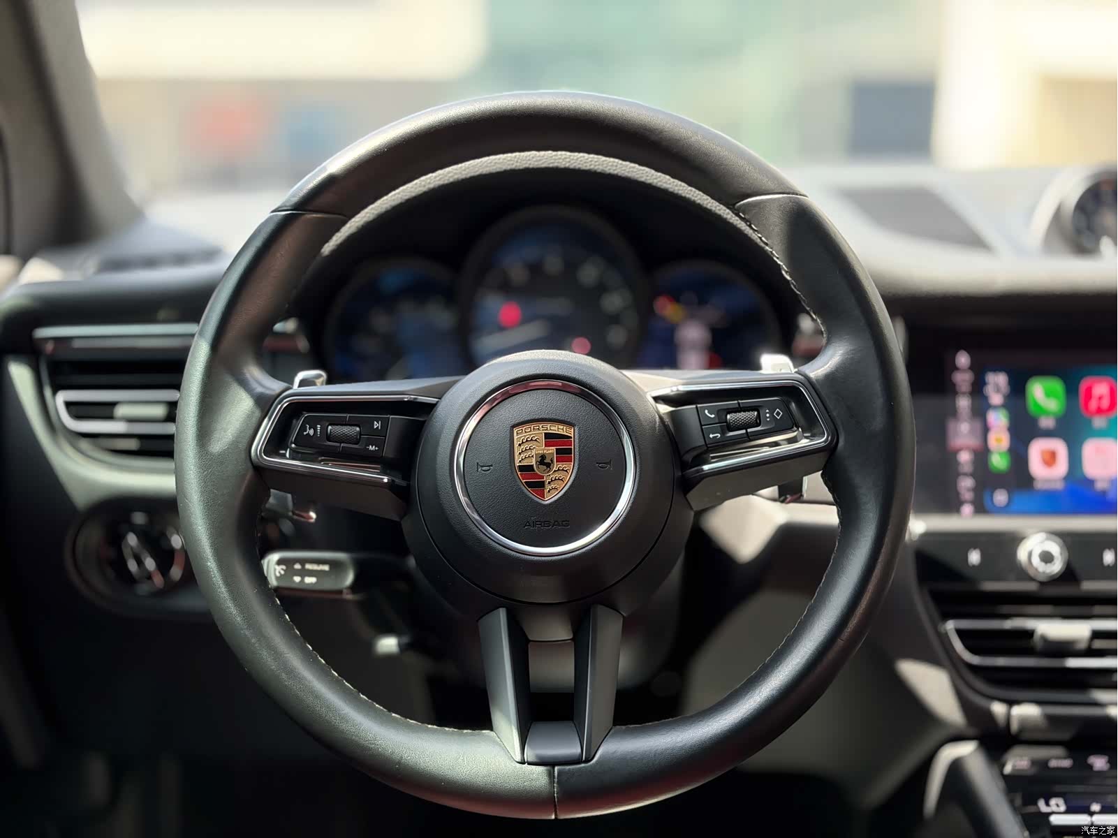 Porsche Macan, 2022 12