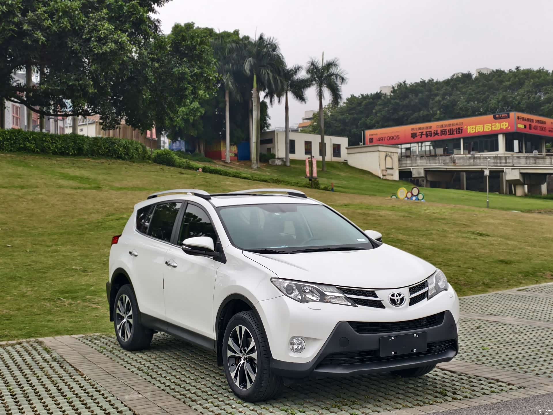 Toyota RAV4, 2015 3