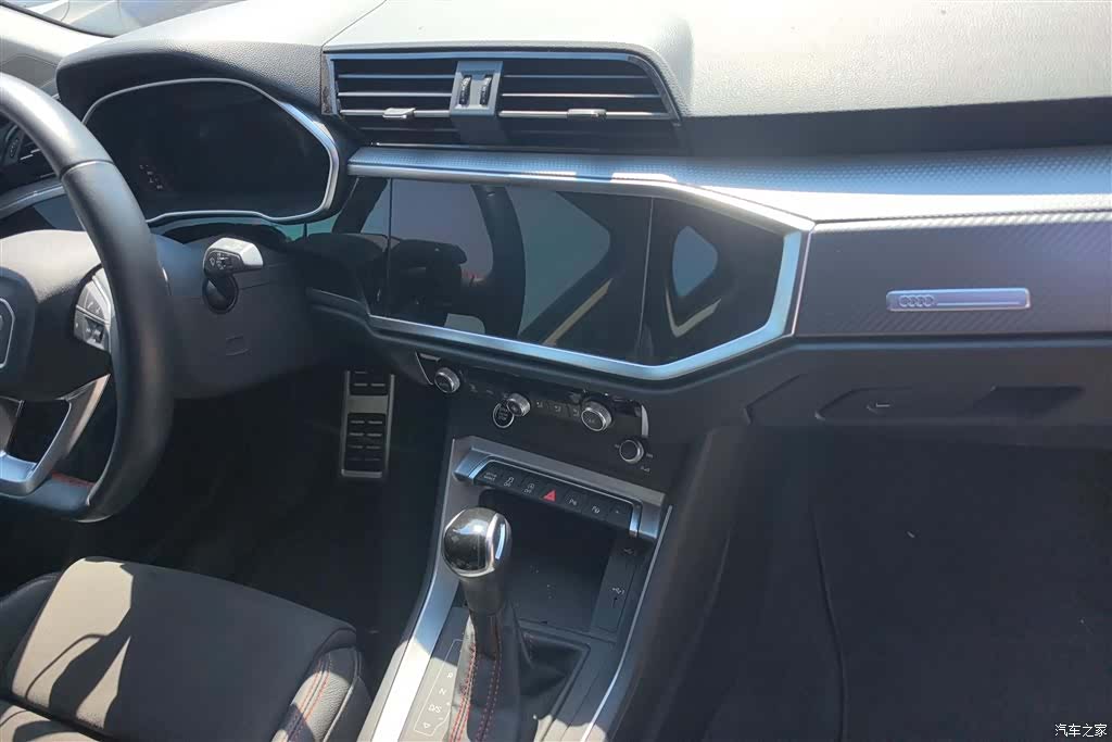 Audi Q3, 2023 13
