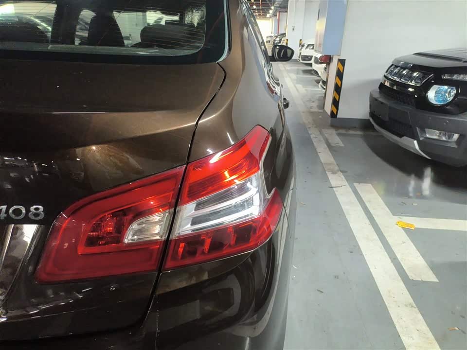 Peugeot 408
