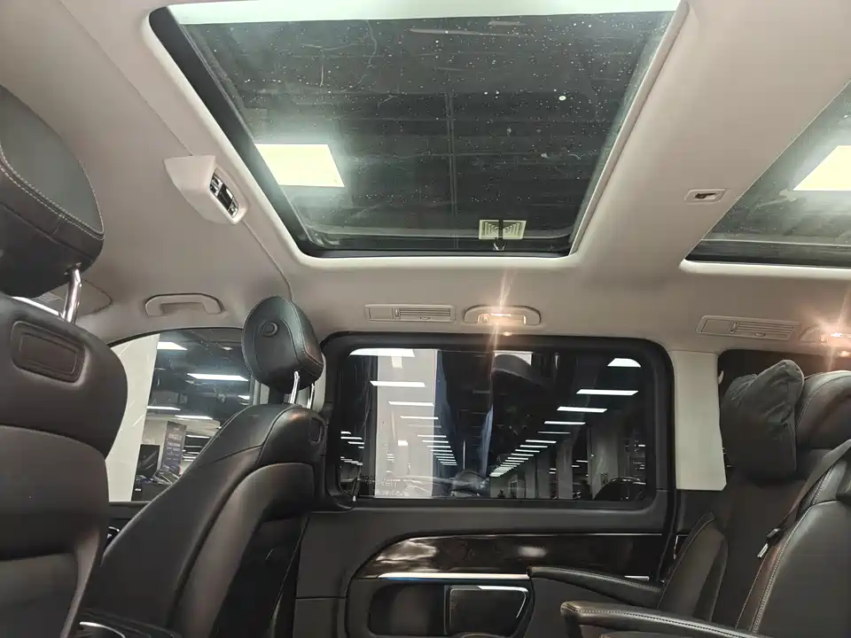 Mercedes-Benz V-class