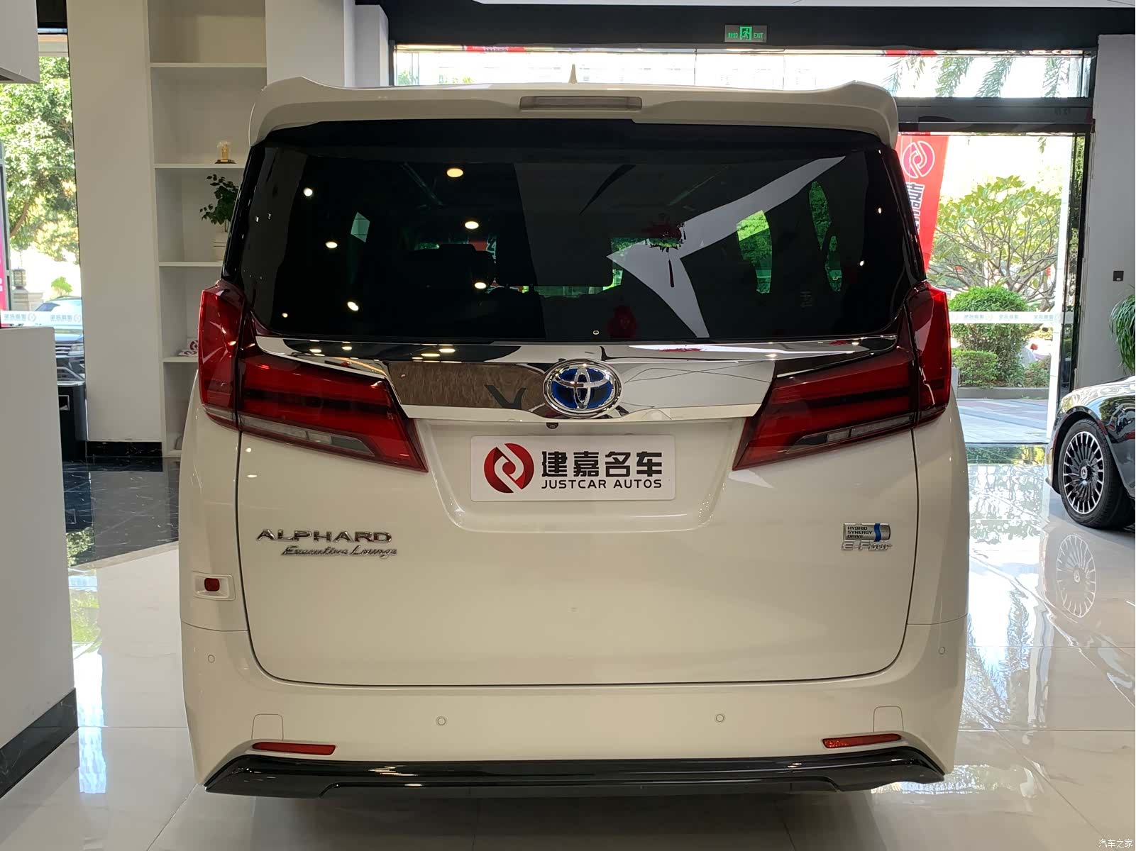 Toyota Alphard, 2022 4