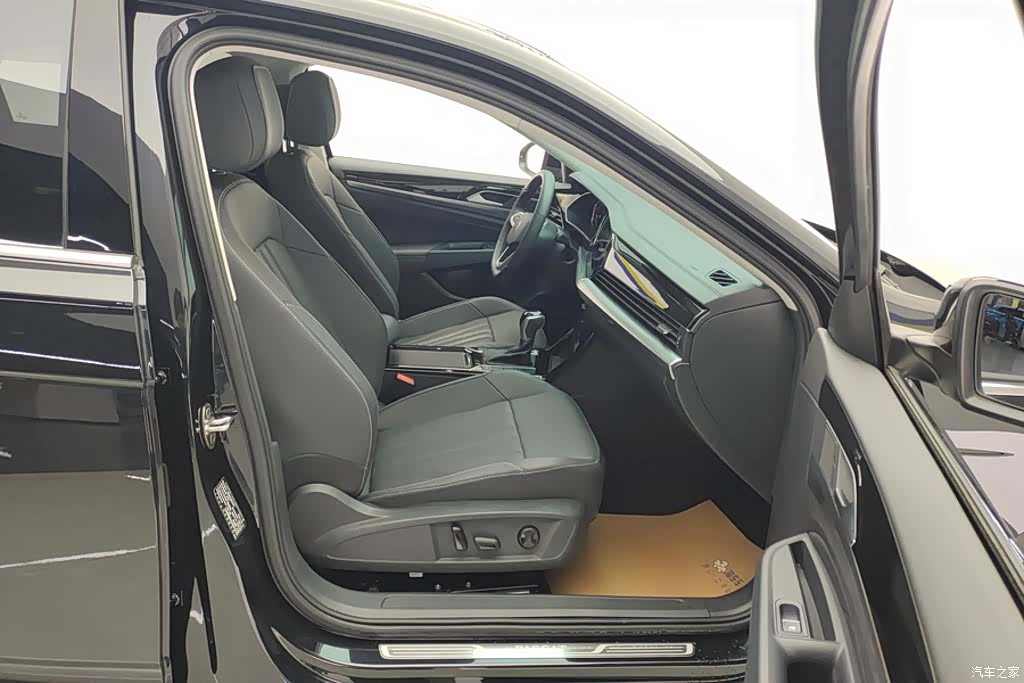 Volkswagen Passat, 2025 8