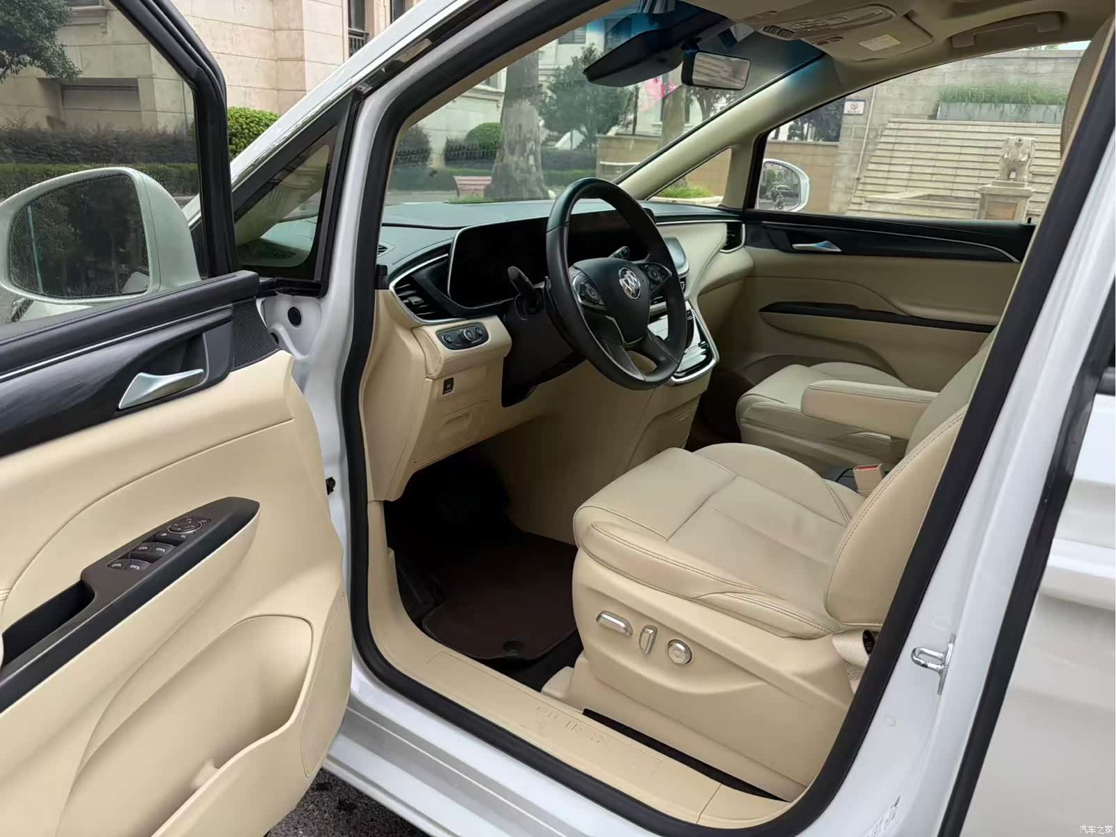 Buick GL8, 2022 6