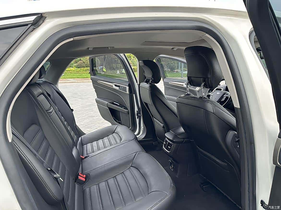 Ford Mondeo, 2014 11