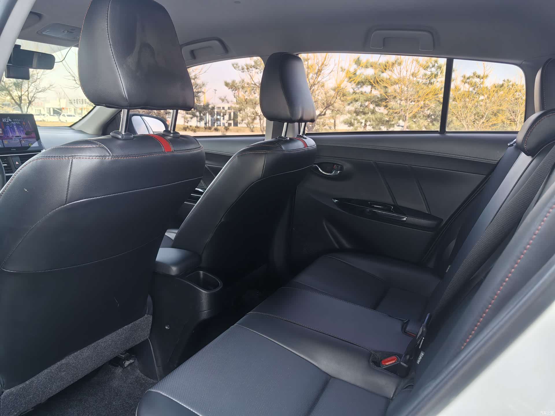 Toyota YARiS L, 2022 6