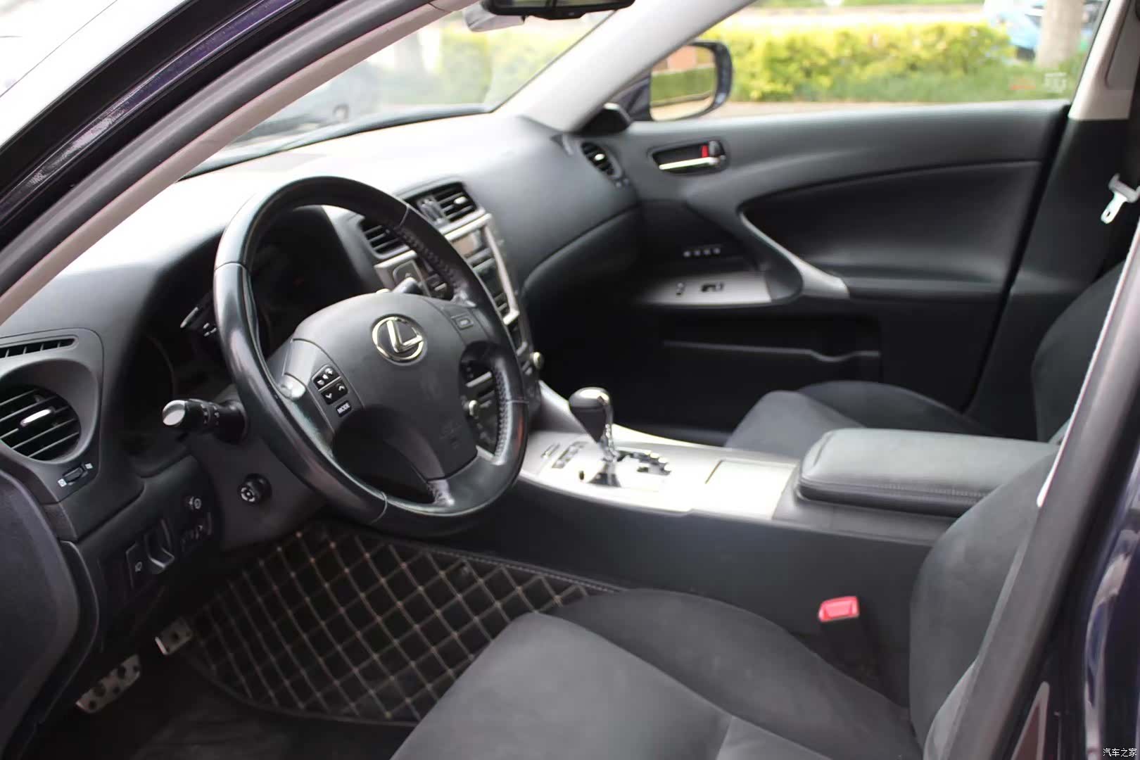 Lexus IS, 2010 6