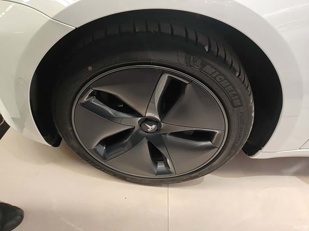 Tesla Model 3, 2020 23