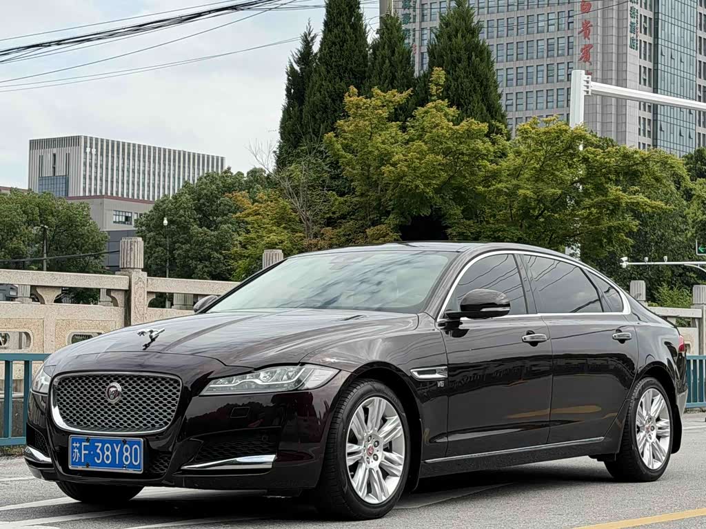 Jaguar XFL