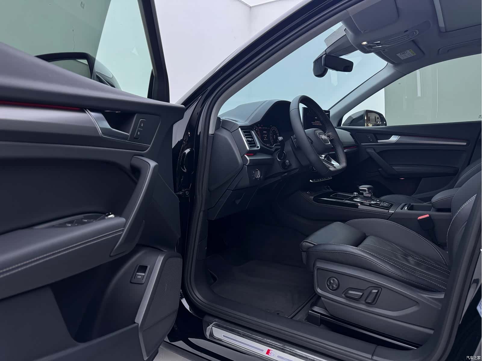 Audi Q5L, 2022 все фото