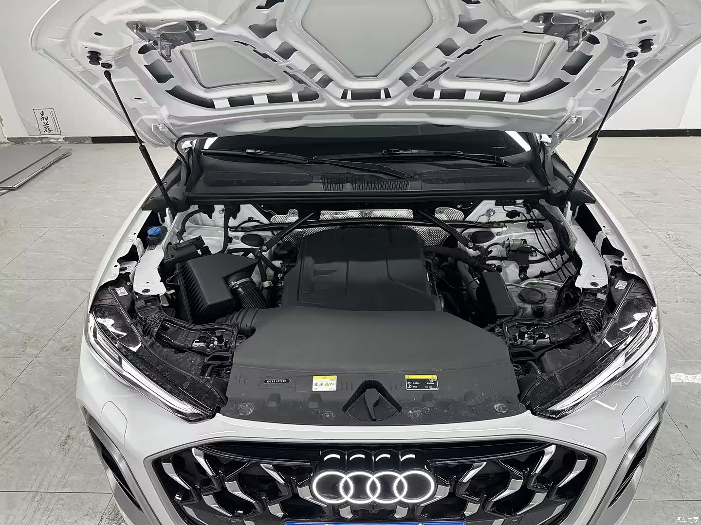 Audi Q5L, 2025 16