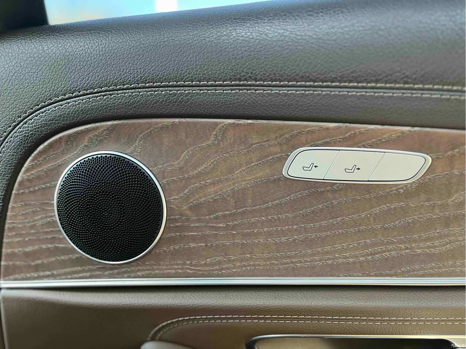 Mercedes-Benz E-Class, 2019 14