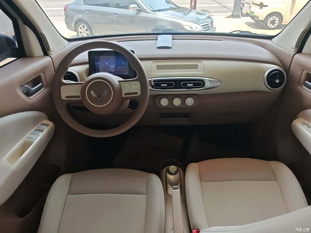 Wuling MINIEV, 2025 10