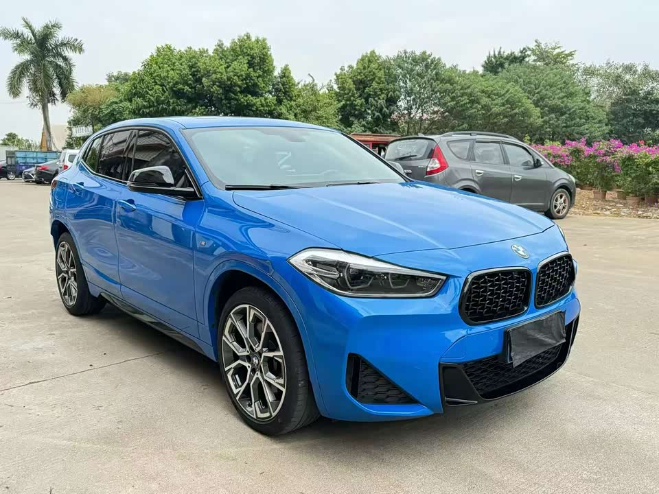 BMW X2