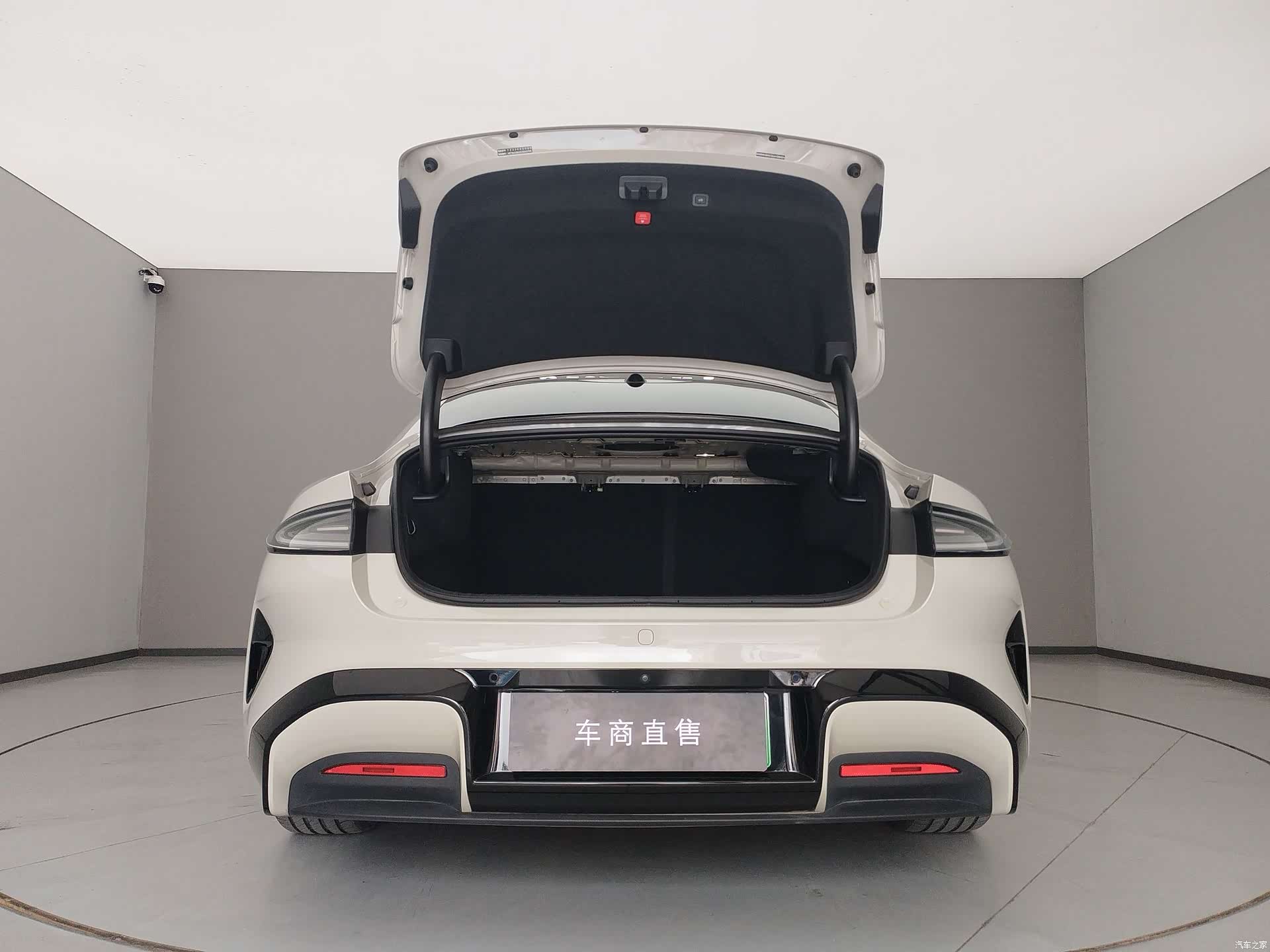 Xiaomi SU7, 2025 6