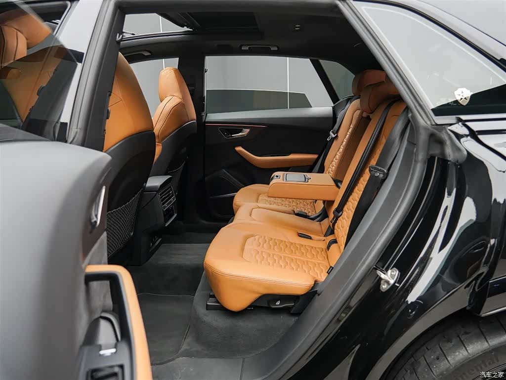Audi Q8, 2024 12