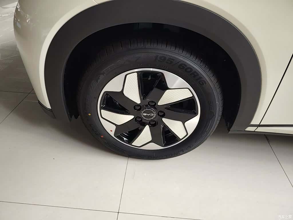 BYD Dolphin, 2026 23
