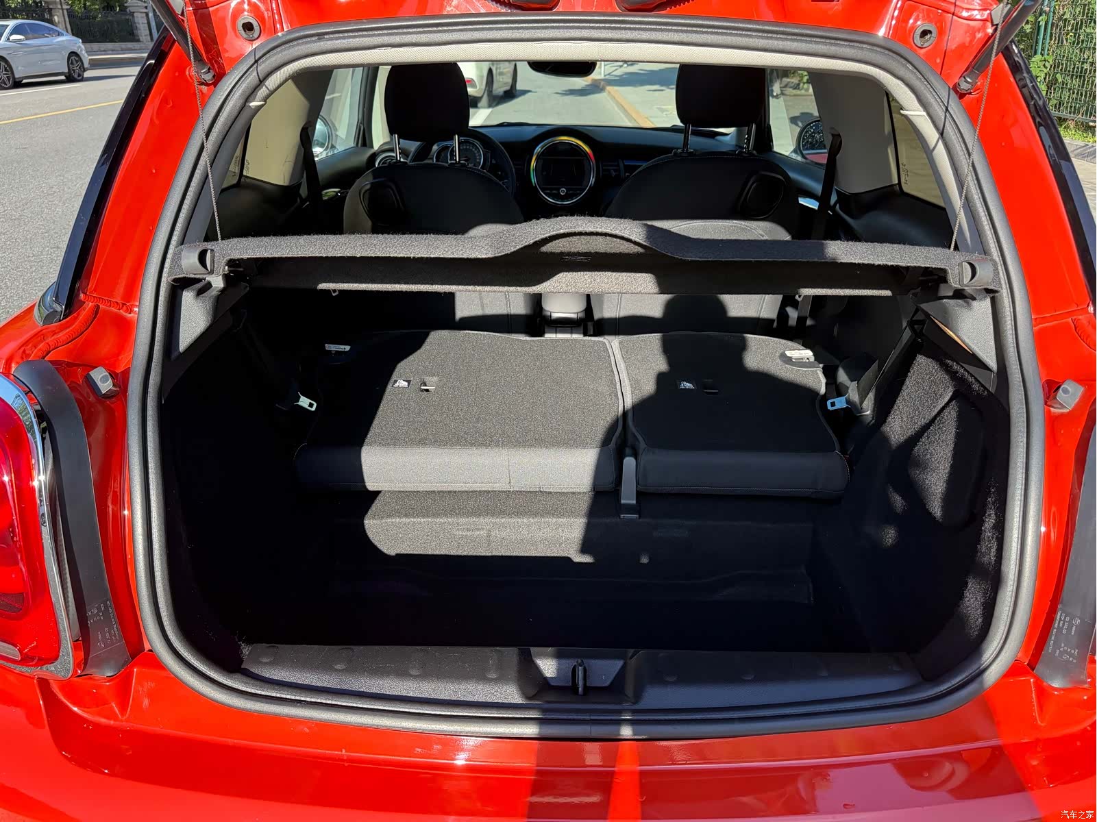 Mini ONE, 2019 14