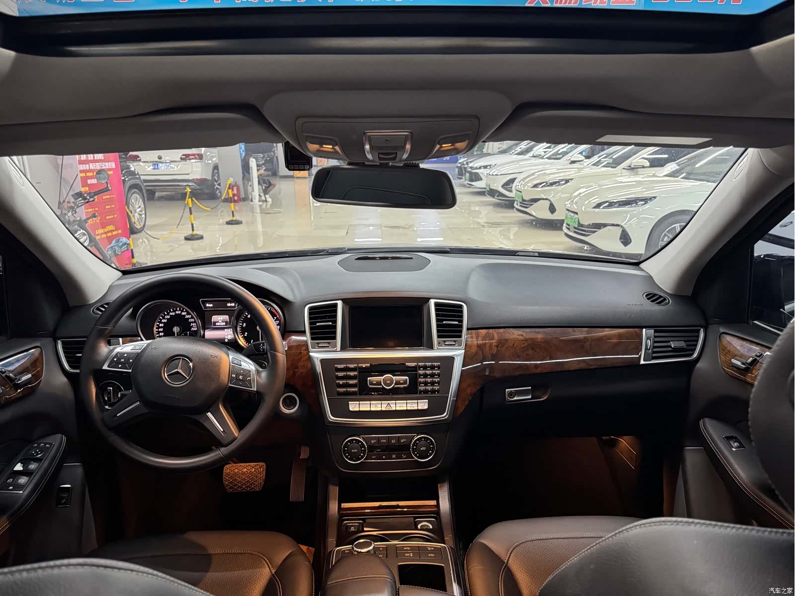 Mercedes-Benz M-Class, 2015 6