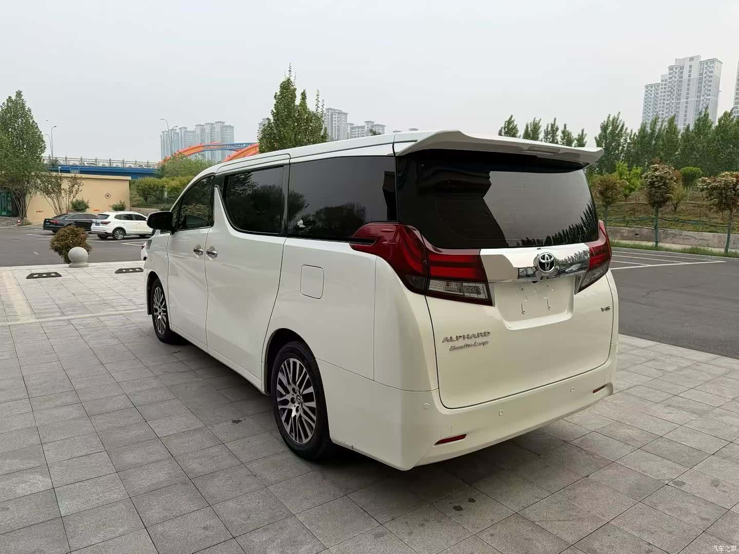 Toyota Alphard, 2016 6