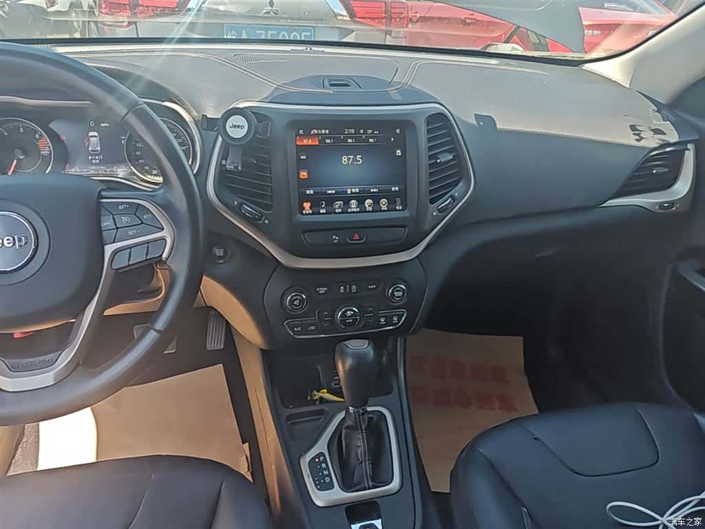 Jeep Cherokee, 2017 13