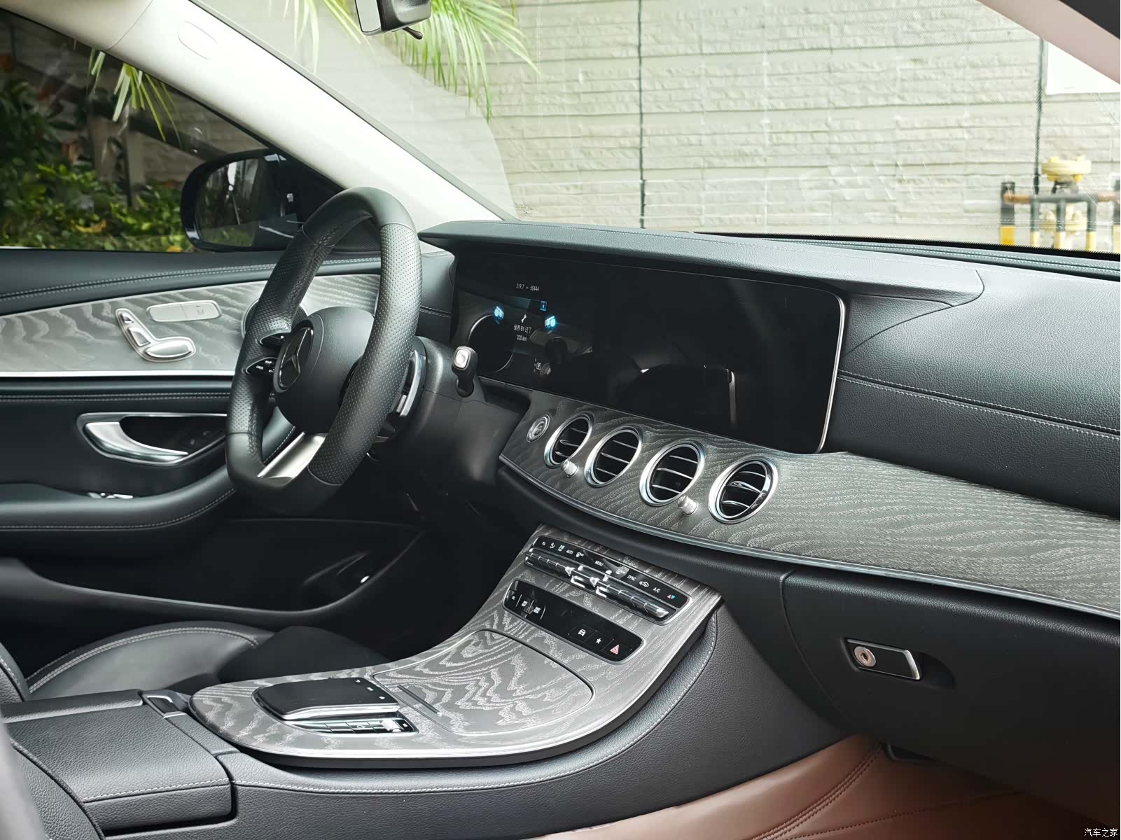 Mercedes-Benz E-Class, 2022 13