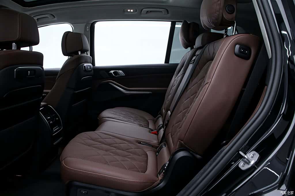 BMW X7, 2024 14