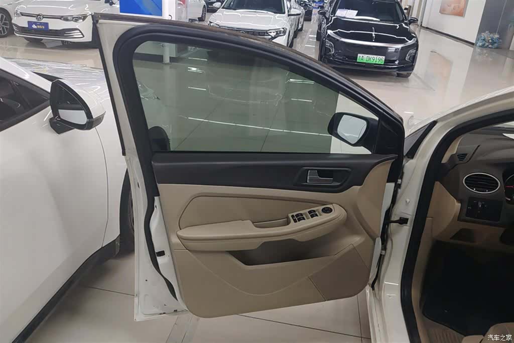 Ford Focus, 2011 7