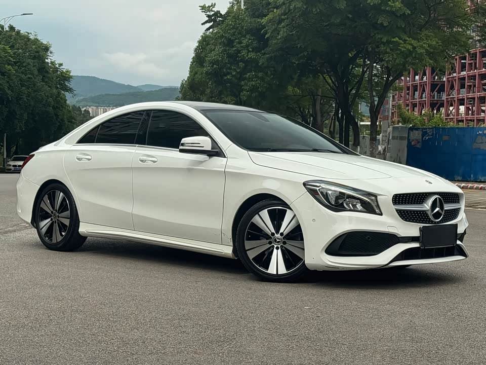 Mercedes-Benz CLA