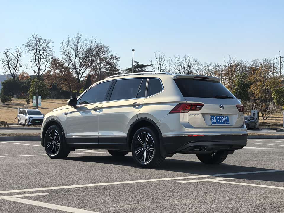 Volkswagen Tiguan L