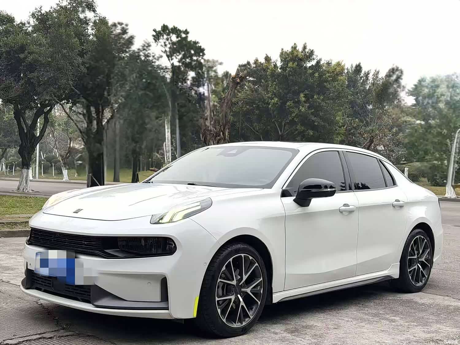 Lynk & Co 01