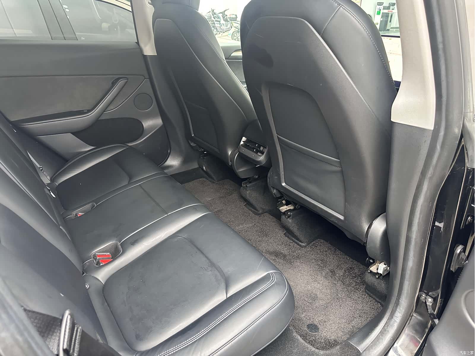 Tesla Model Y, 2022 11