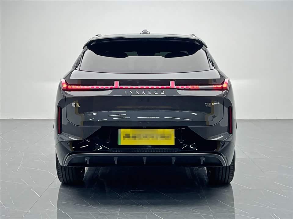 Lynk & Co 08 EM-P